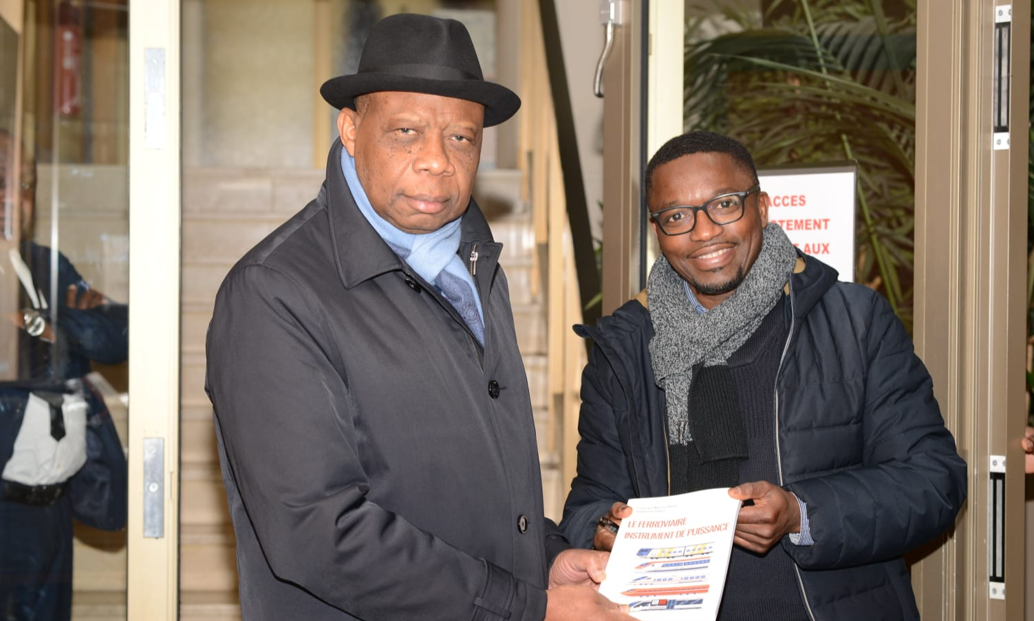 Avec l'Ambassadeur du Cameroun en France